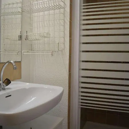 A St-raphael Avec Terrasse Et Parking, A 100m De La - Fr-1-226a-23 Apartamento *