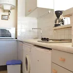 à St-raphaël Avec Terrasse Et Parking, à 100m De La - Fr-1-226a-23 Appartamento