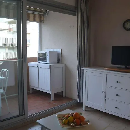 A St-raphael Avec Terrasse Et Parking, A 100m De La - Fr-1-226a-23 Saint-Raphaël