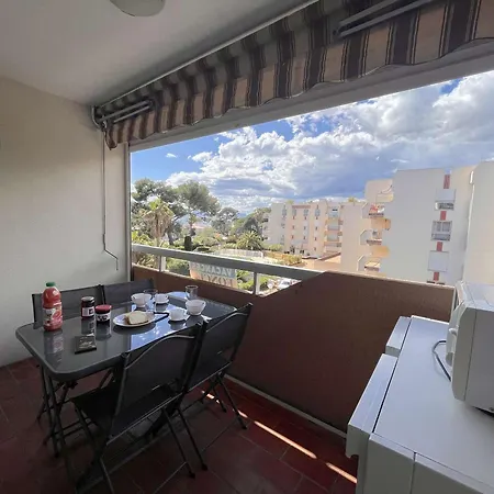 A St-raphael Avec Terrasse Et Parking, A 100m De La - Fr-1-226a-23 * Saint-Raphaël