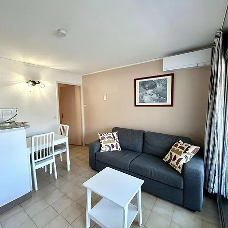 A St-raphael Avec Terrasse Et Parking, A 100m De La - Fr-1-226a-23 * Сен-Рафаэль
