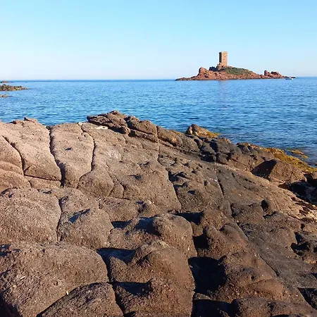 A St-raphael Avec Terrasse Et Parking, A 100m De La - Fr-1-226a-23 Διαμέρισμα