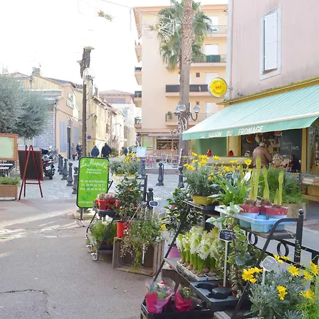 Апартаменты A St-raphael Avec Terrasse Et Parking, A 100m De La - Fr-1-226a-23 Сен-Рафаэль