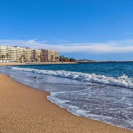 à St-raphaël Avec Terrasse Et Parking, à 100m De La - Fr-1-226a-23 Saint-Raphaël
